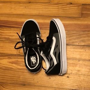 Vans Kids Old Skool Trainer - Black and gray Size 2 Sneakers